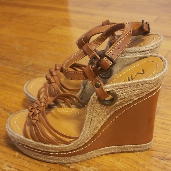 mia wedges